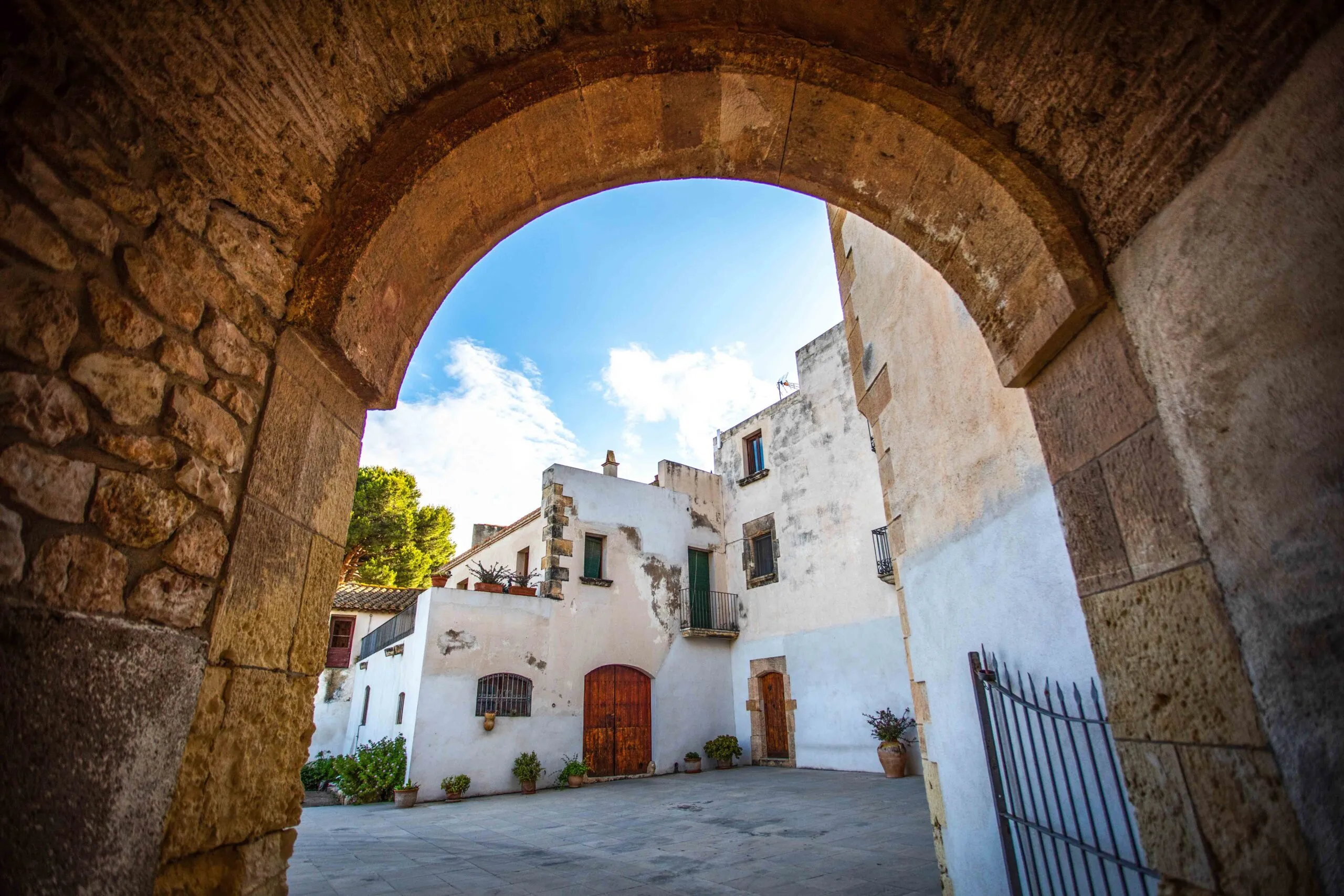 El castell i església de Clarà 2
